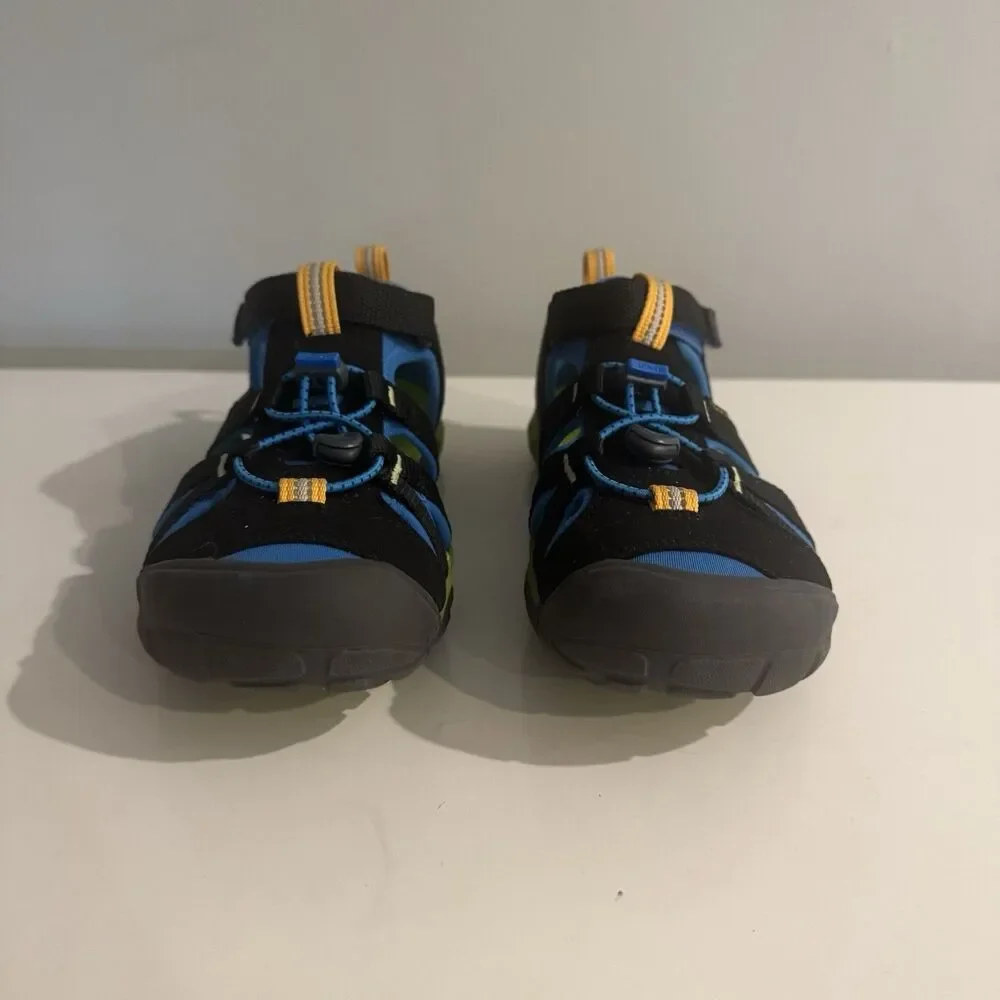 KEEN Seacamp II CNX Big Kids Water Sandals Youth Size 5 NWOT Closed Toe